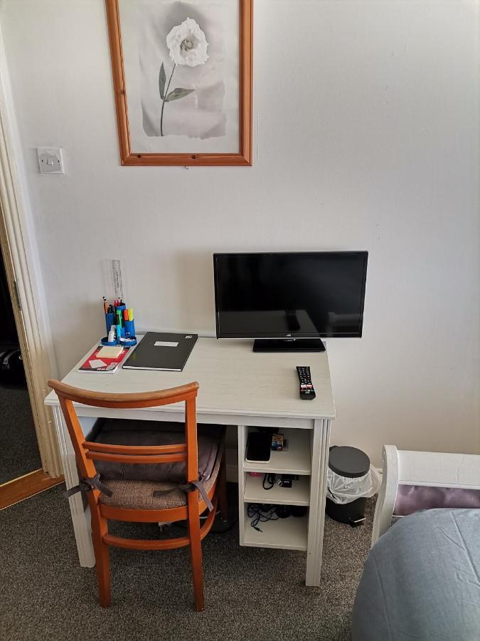 Bright And Cozy Room With Double Bed, Private Bathroom Not Ensuite, Breakfast To Go Dublin Zewnętrze zdjęcie