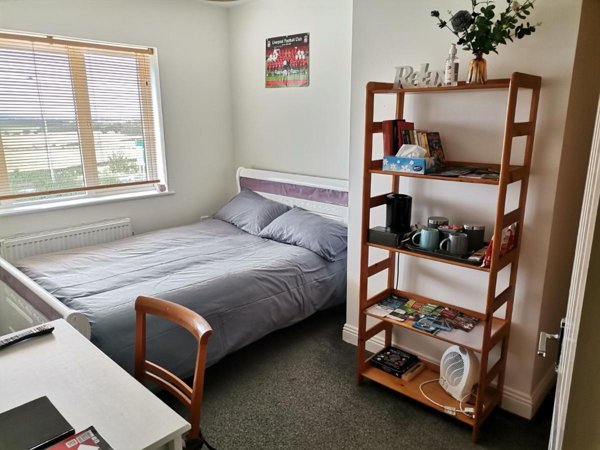 Bright And Cozy Room With Double Bed, Private Bathroom Not Ensuite, Breakfast To Go Dublin Zewnętrze zdjęcie